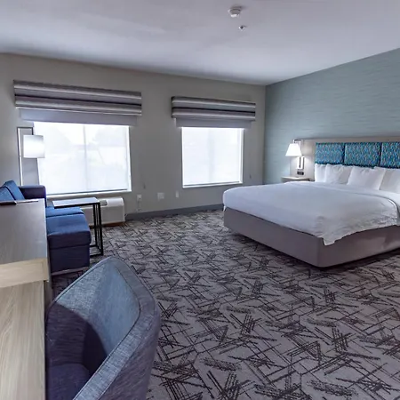 Hampton Inn & Suites Denton-2