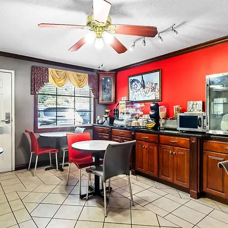 Econo Lodge Russellville-2