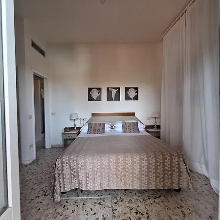 Hotel Villa Tiziana-3