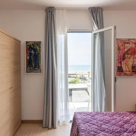 Hotel Marzia Holiday Queen-3