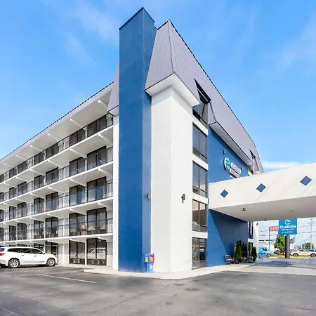 Clarion Inn & Suites Near The Leconte Center Pigeon Forge-3