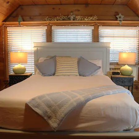 Elliott House Boutique Inn-3