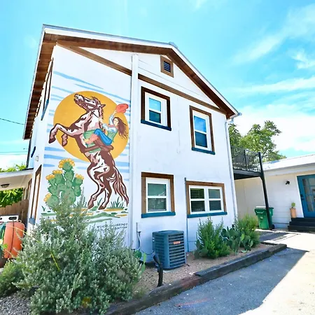 Blanco County Inn & Guesthouses-2