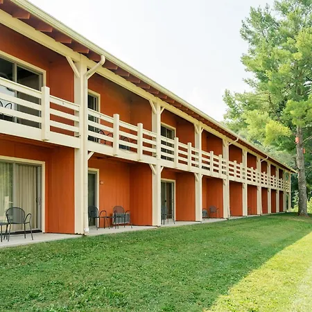 Brown County Inn-2