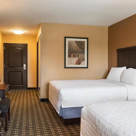 Hampton Inn & Suites Pine Bluff-3