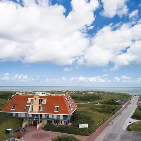 Strandhotel Buren aan Zee-3