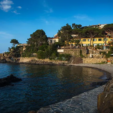 Le Relais Des Trois Mas-3