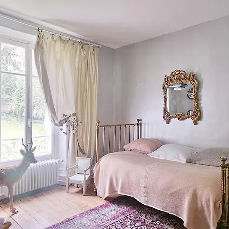 Maison Stella Cadente, Maison d'hôtes Artistique et Jardin à Provins-3