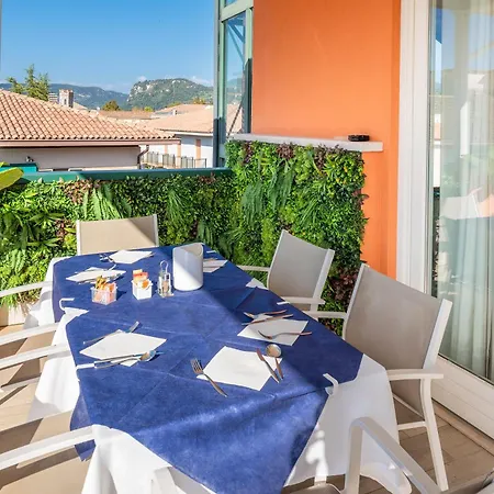 Blue Lake Residence - Bardolino-2