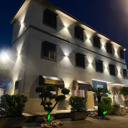Hotel Martini-3