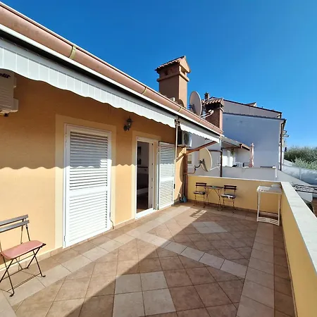 Guest House Mafi-2