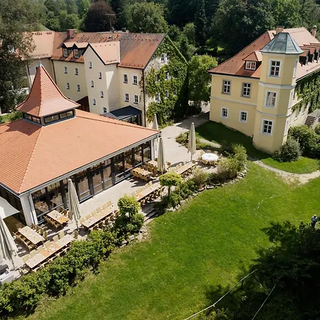 Landschloss Ernestgrün-2