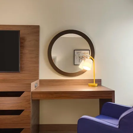 Hampton Inn Charlottesville-2