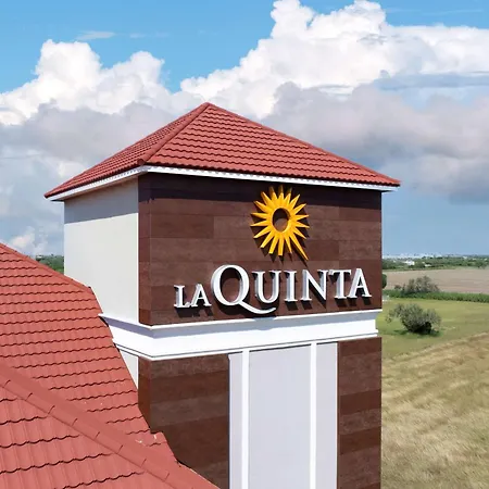 La Quinta Inn Suites By Wyndham Raymondville Harlingen-2