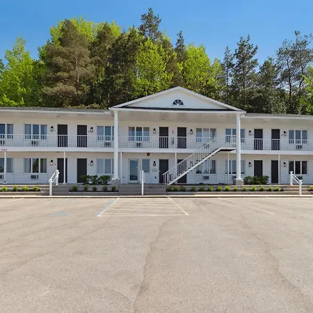 Bay Inn Of Petoskey-3
