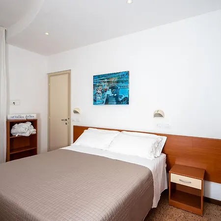 Hotel Globus-2