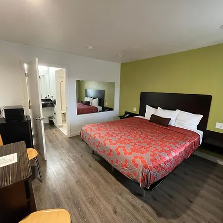 Claremont Lodge-2