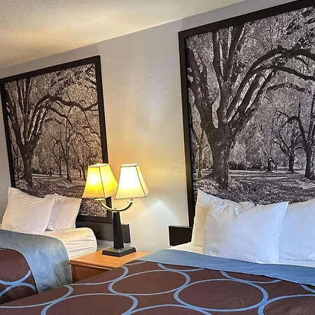 Super 8 By Wyndham Vancouver East-2