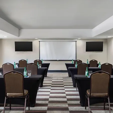 Four Points By Sheraton Greensboro Airport-3