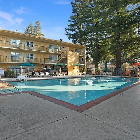 Howard Johnson By Wyndham Sacramento Downtown-3