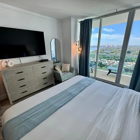 Balcony Ocean Views - Pool, Gym, Wi-Fi & Parking-2