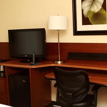 Fairfield Inn & Suites By Marriott Fairmont-3