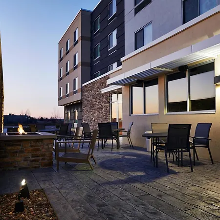 Fairfield Inn & Suites Sheboygan-2