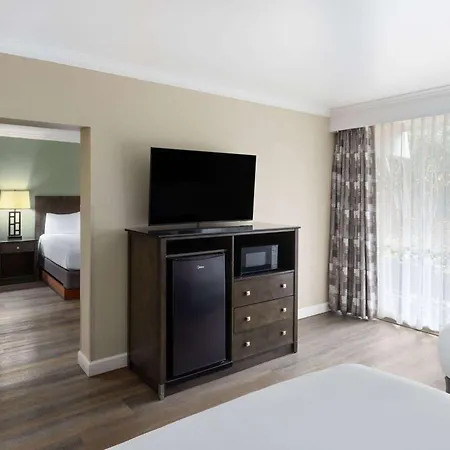 Travelodge By Wyndham Monterey Bay-2