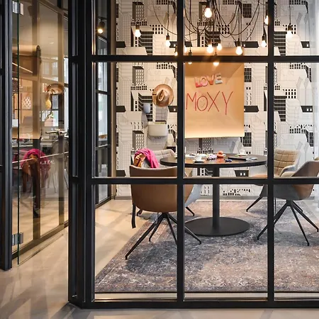 Moxy Dresden Neustadt-2