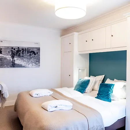 Beach Hotel-3