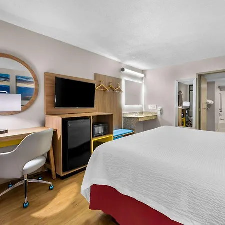 Days Inn By Wyndham Raleigh Midtown-2