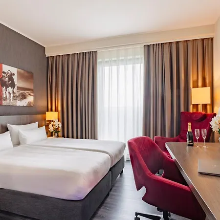Plaza Premium Grand Winston-2