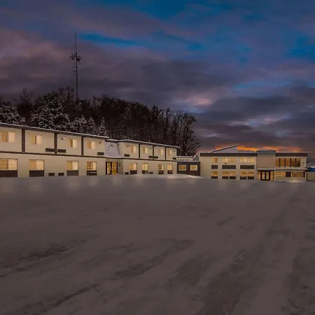 Econo Lodge Manistee-3