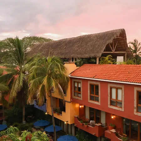 Casa Loteria: Colorful Family Retreat with Pool in Pueblito Sayulita-2
