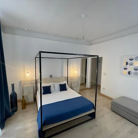 Casa Manfredi D'Angiò-2