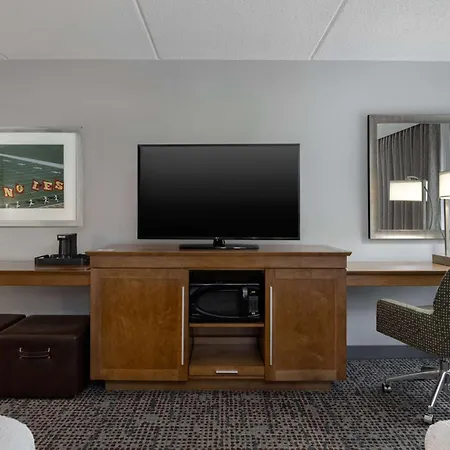 Hampton Inn Tallahassee-Central-2