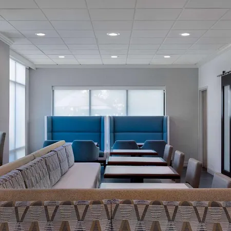 Hampton Inn Tallahassee-Central-3