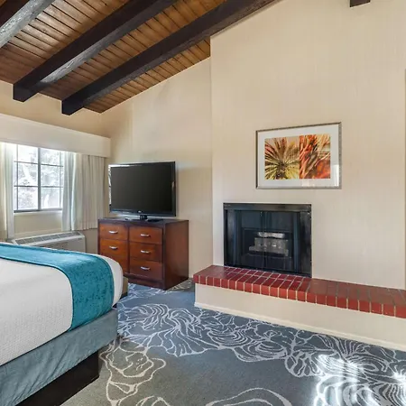 Best Western Plus Carpinteria Inn-2