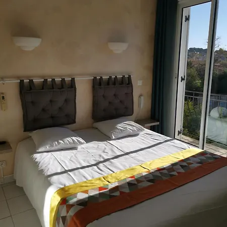 Carry Hotel-2