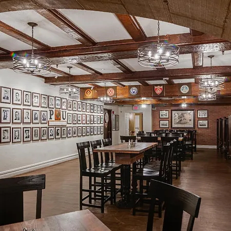 Nassau Inn-3