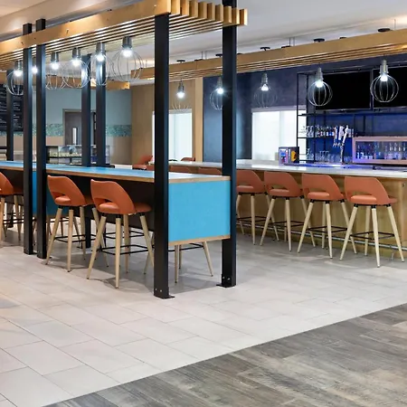 Holiday Inn & Suites - Savannah Airport - Pooler By Ihg-3