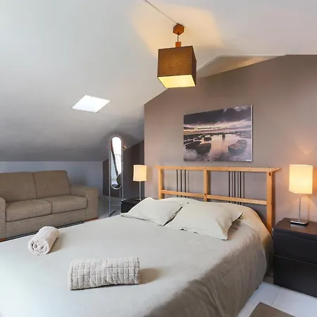 Sandycamps Surf House-2