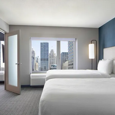 Courtyard By Marriott Chicago Downtown/River North-2