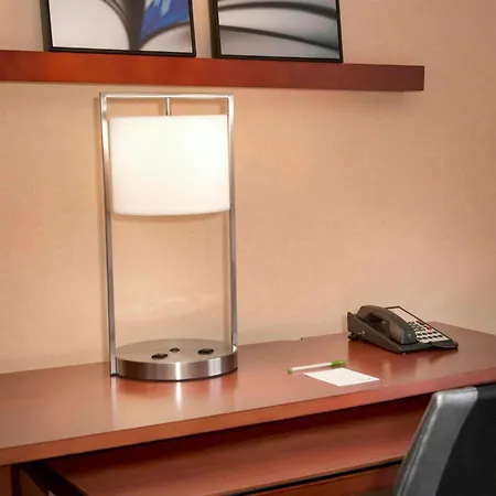Courtyard By Marriott Hartford Windsor Airport-2