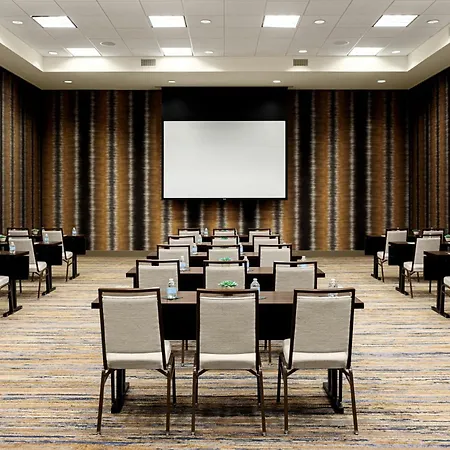 Courtyard By Marriott Dallas Downtown/Reunion District-2