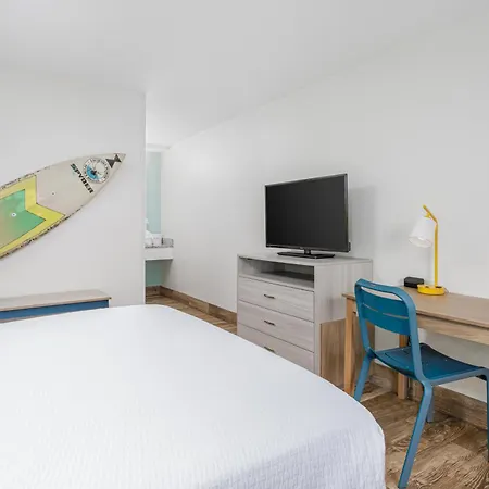 Surf & Sand Hotel - Free Hot Breakfast & Rentals-2