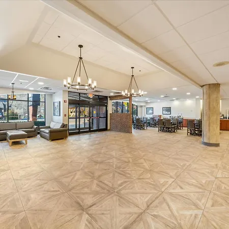 Black Bear Inn & Suites-3
