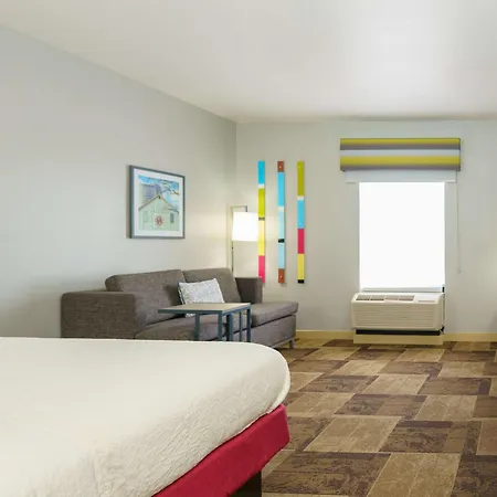 Hampton Inn Garden City-3