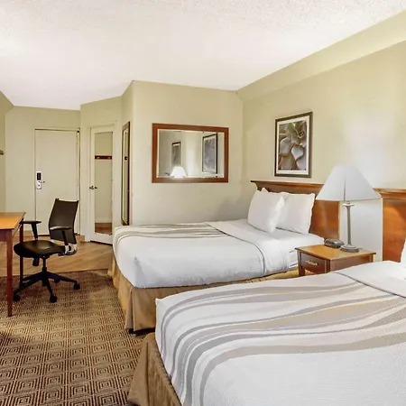La Quinta By Wyndham Stamford / New York City-3