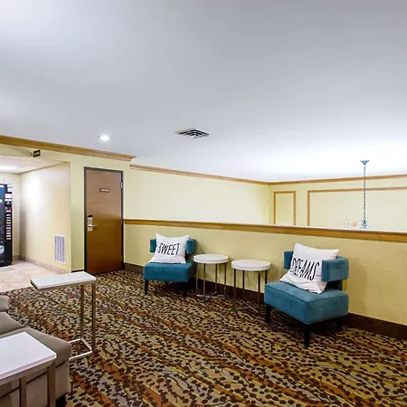 Mainstay Suites Madison - Monona-2